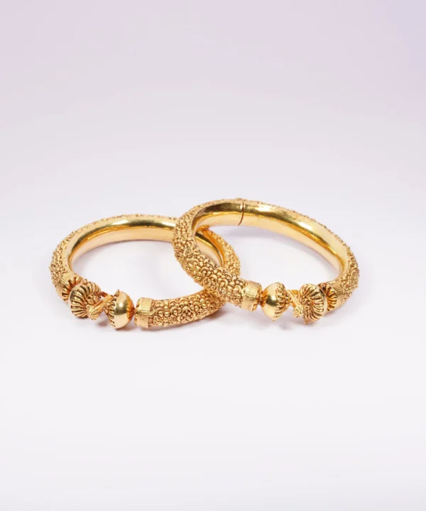 gold kara 3