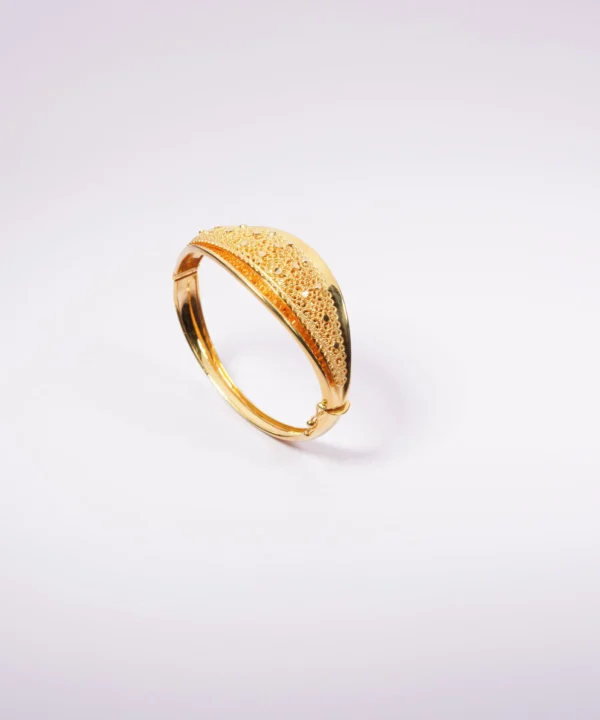 Gold kara 7
