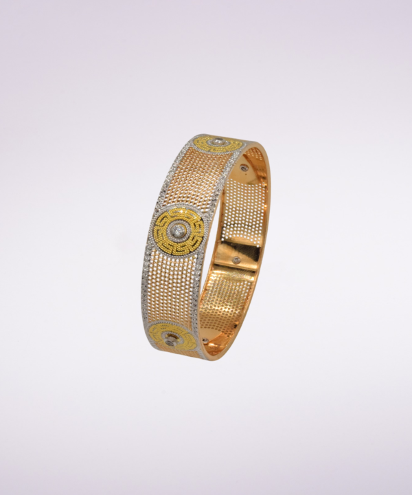 Gold Kara 77